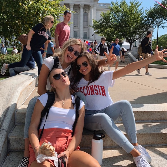 Meet your Posher, Ana - Picture 1 of 1